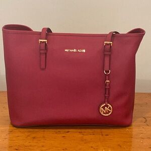 NWT Michael Kors travel shoulder bag purse oversized tote bag red minimalist